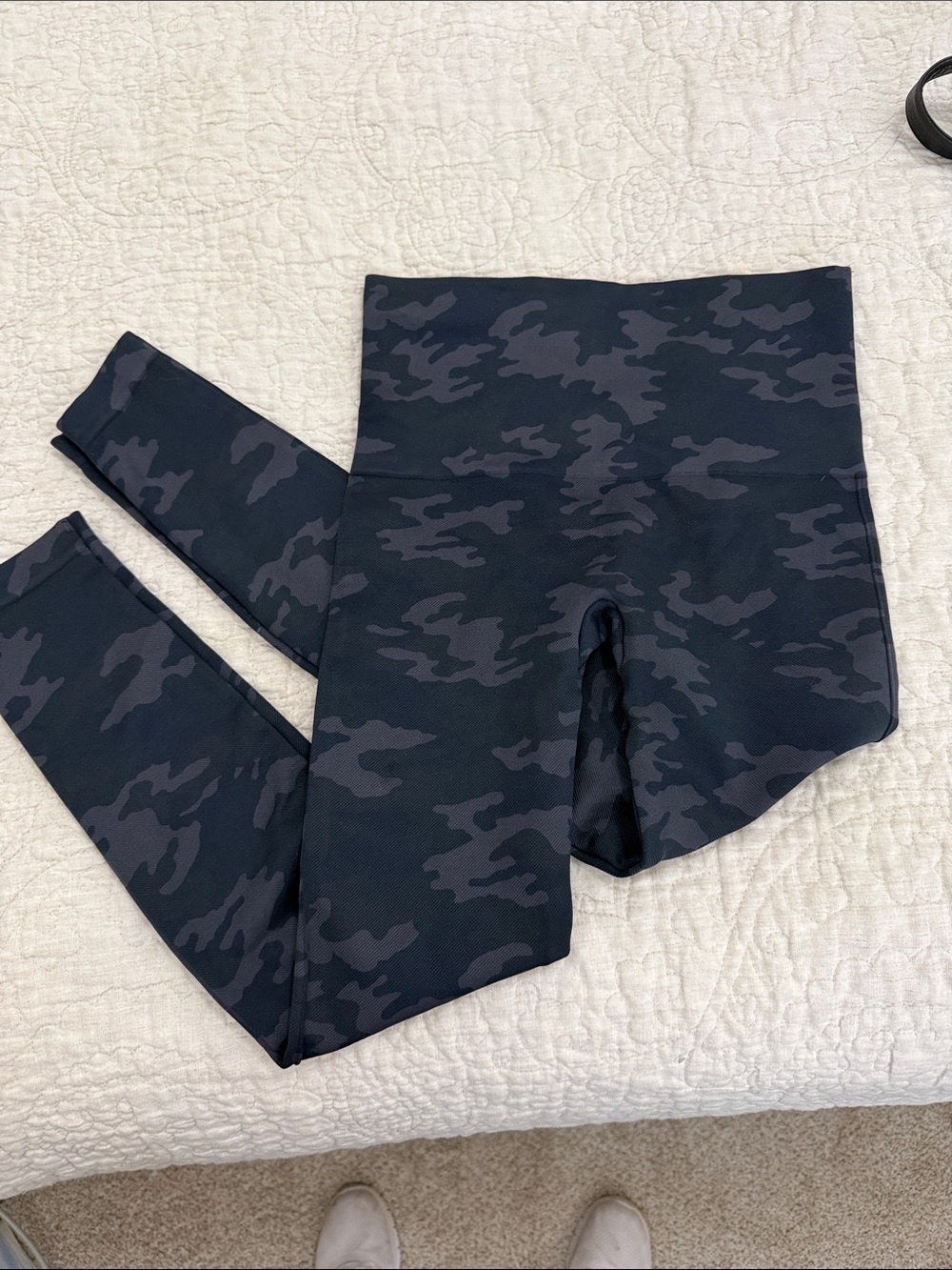 Spanx High-Waist Camo Leggings - Black/gray size M